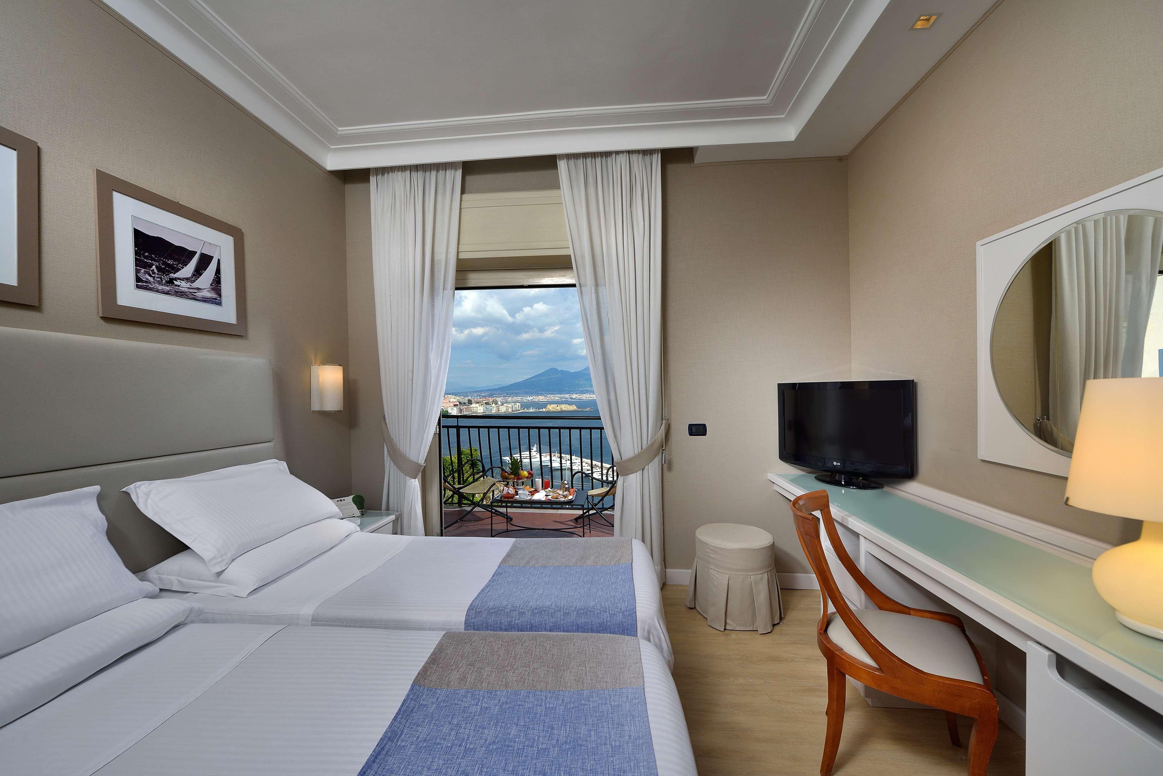 บีดับเบิลยู ซิกเนเจอร์ คอลเลคชั่น โฮเทล ปาราดิโซ Hotel เนเปิลส์ ภายนอก รูปภาพ