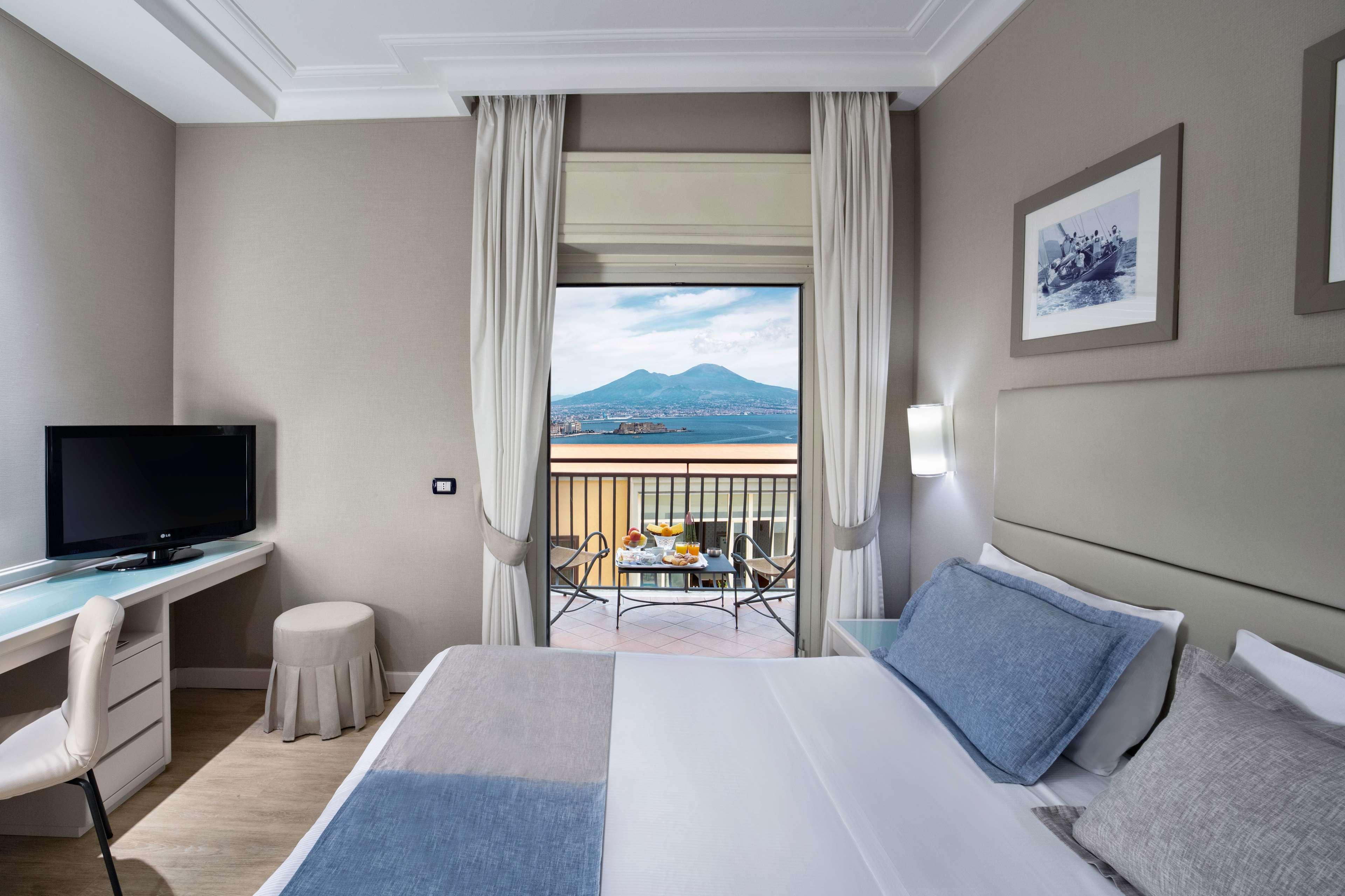 บีดับเบิลยู ซิกเนเจอร์ คอลเลคชั่น โฮเทล ปาราดิโซ Hotel เนเปิลส์ ภายนอก รูปภาพ