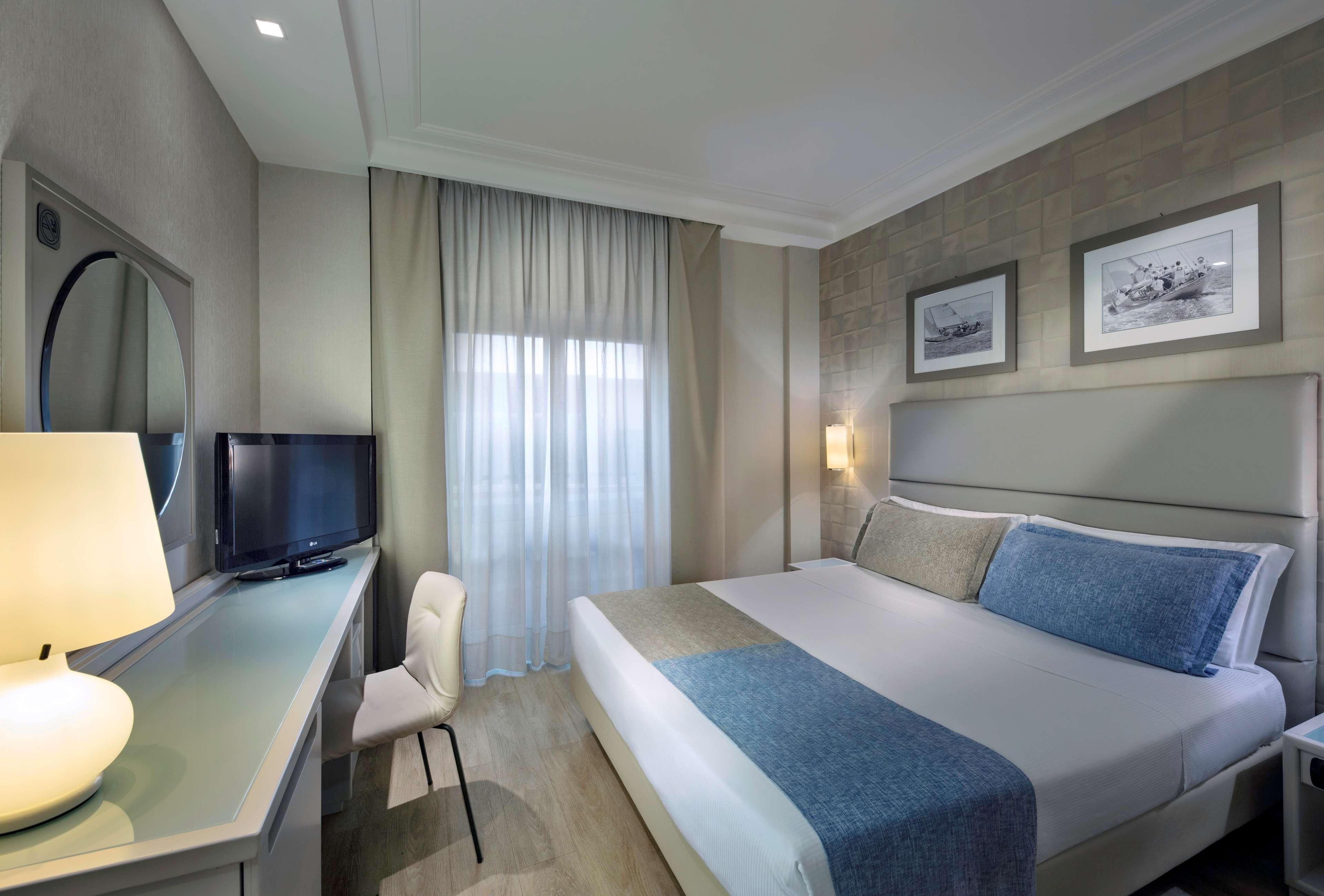 บีดับเบิลยู ซิกเนเจอร์ คอลเลคชั่น โฮเทล ปาราดิโซ Hotel เนเปิลส์ ภายนอก รูปภาพ